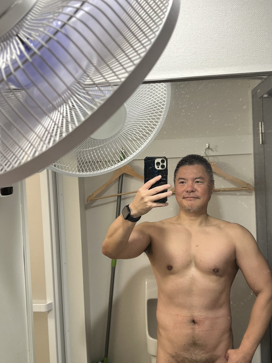 Gen_S48's tweet photo. 朝活頑張りました
チンニング、ハックスクワット、ディップスなど1種目7セットは結構つらかったwww https://t.co/60kGchOIok