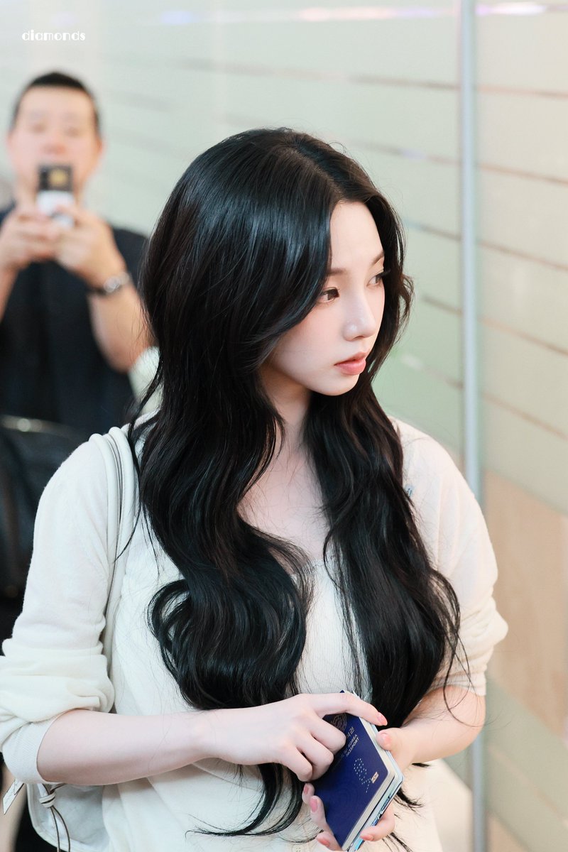 diamonds__411's tweet photo. 260610｜ICN🛫 🛫🛫
#aespa  #에스파 #KARINA #카리나 https://t.co/ir6AKpbIPE