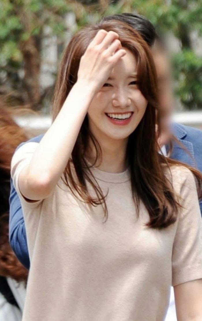 yoonyul_4ever's tweet photo. YoonA has something truly special. It’s hard to explain, but easy to feel. 🧡✨ https://t.co/qhGImGhASC