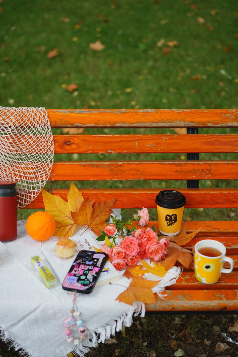 aldentouthpasto's tweet photo. Fresh autumn breeze + golden leaves = perfect picnic time  Don’t forget your warm drink! https://t.co/WNjPuZhAV4