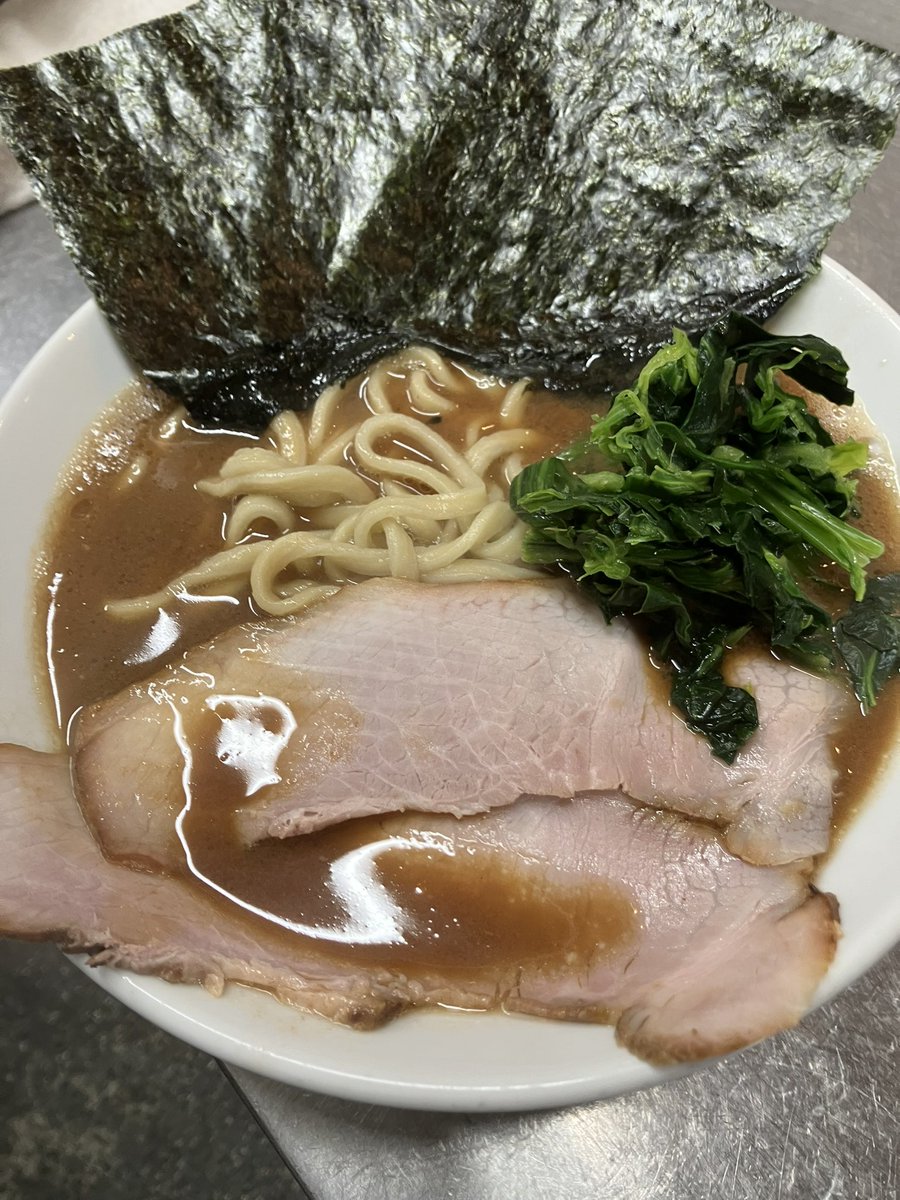kidouya002's tweet photo. おはようございます

輝道家水道橋店　営業時間

11:00〜22:00 (LO 21:45)

湿気えぎぃですね

太客N氏から差し入れの二郎仙川店さんの麺を頂きました

うちのスープで作ったら合いました😆
ふとごわ麺もありですね

水道橋店　なお
#東京ドーム #大学野球 #週の真ん中もっこり水曜日 #ラーメン https://t.co/KTn7vpQhkn