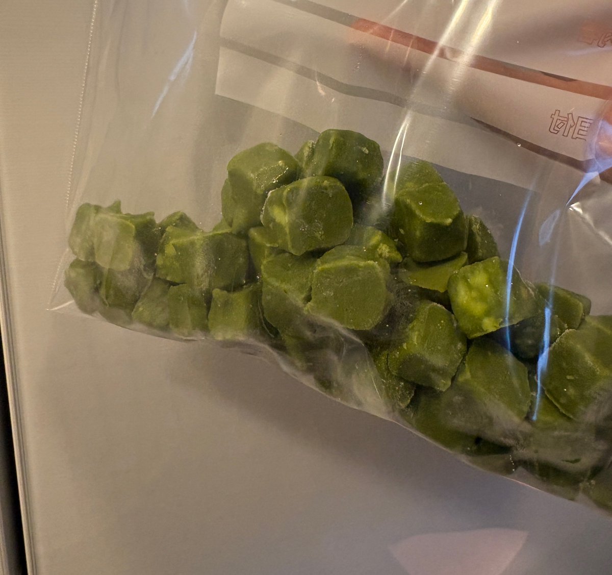 harupicchi's tweet photo. お店によってはダメなところもあるかもなので注意ですが、、
セブンスムージー抹茶はそのまま持ち帰ってジップロック保存です✨

スムージー買う前に列がないかみないと凄い混んでるところも❗️気をつけて❗️ https://t.co/nP40yHZDFf