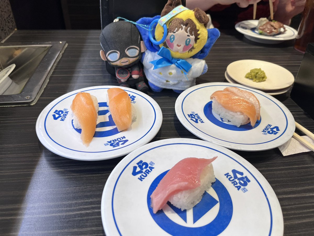 SandraSoapbox's tweet photo. Johnling and Bob-Cat on a sushi date #sentryagent #voidwalker #bobjohn https://t.co/5OYLnRi6YT
