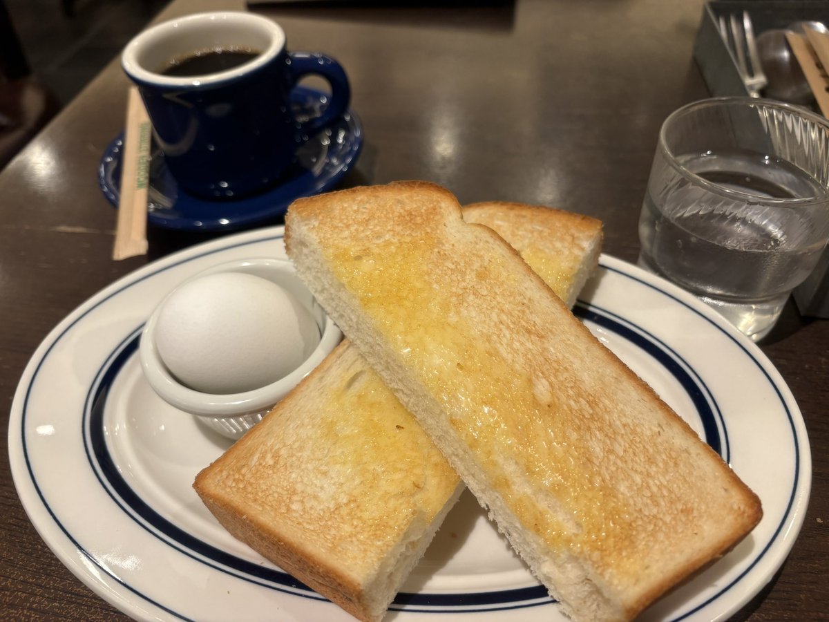 cub0507's tweet photo. 健康診断でしっかり血を取られたので、モーニング食べる https://t.co/1UQisb2rHt