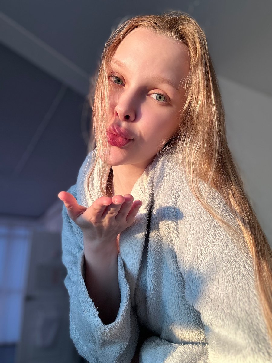 LittleKittyy69's tweet photo. Soft vibe, dangerous energy 🔥
https://t.co/9foOqjeWR2 https://t.co/qWsD4Ew6gY