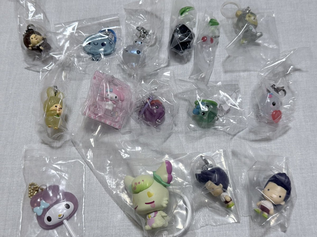 SsaB0_18's tweet photo. ガチャガチャ　めじるしアクセサリー 譲渡 交換

譲→画像1枚目

求→画像2、3枚目(その他めじるしなんでも検討)or定価➕送料

譲渡の場合▶︎上段中段は下段から同数以上引き取り必須

郵送交換のみ📮
交換不可の場合は❤️で対応させていただきます🙇
検索からでもお気軽にお声掛けください https://t.co/friugiqeXV