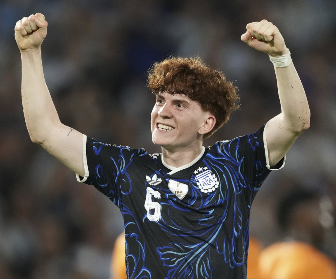 BokeeJrs's tweet photo. Pero como? Si a mi me vendieron que las próximas figuras de la selección iban a ser Echeverri, Mastantuono, Subiabre y Ruberto.

Otra vez Boca Predio. https://t.co/5h2tKo8uiQ