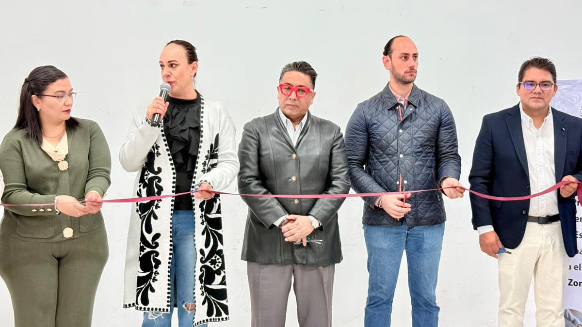 RegidoresPue's tweet photo. El regidor @AyalaPako asistió a la inauguración de la “Demostración de Emprendimiento de las Escuelas de Capacitación para el Trabajo”, un espacio donde alumnas y alumnos presentaron los conocimientos, habilidades y proyectos desarrollados durante su proceso de formación. https://t.co/ovm4tYSUMX