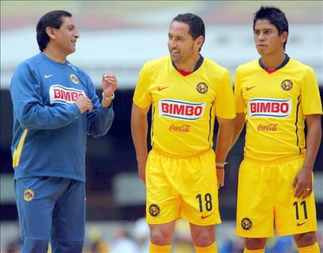 CRomanZ's tweet photo. @NidoAzulcrema @ClubAmerica 

#VolvemosACasa #LigaMx #GrandesDeCorazón https://t.co/58Rr4DFYZ4
