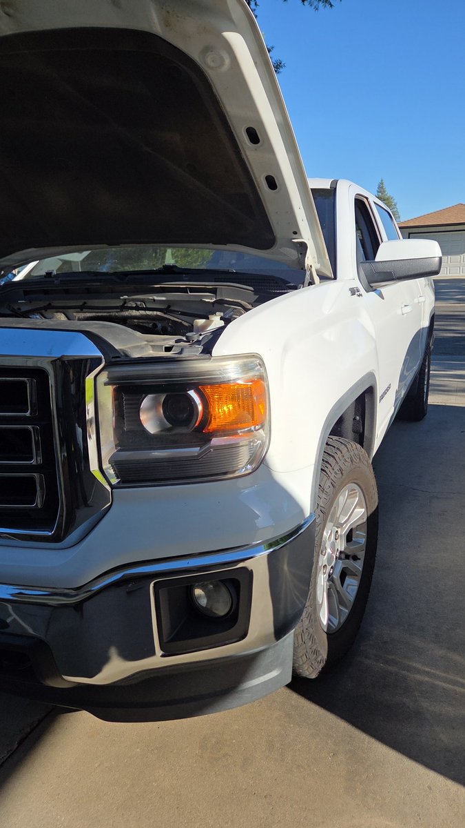 SETTTRIPP's tweet photo. Quick After Work New Vent Valve Replacement On 2015 Sierra👌🔧
#GetYourCarRight #TrueToThisNotNewToThis #SideJobTuesday https://t.co/pOpMGFFylk