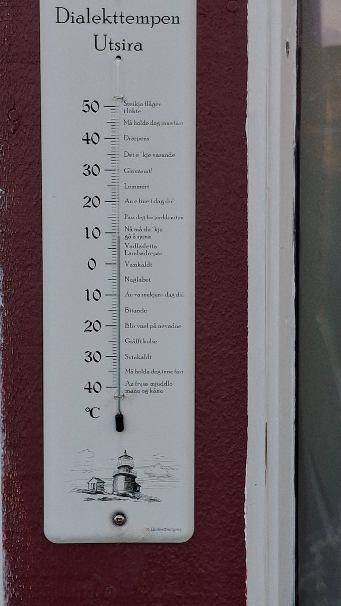 Zusatzaccount's tweet photo. Der #Regen hörte gestern #Nachmittag langsam auf und #abends wurde es zunehmend #sonnig, aber sehr #kühl bei nur 10°C auf der norweg. Nordseeinsrl #Utsira. So, sehr spät u. ich bin nun #weg. #twoff https://t.co/rSfy2LtaVX