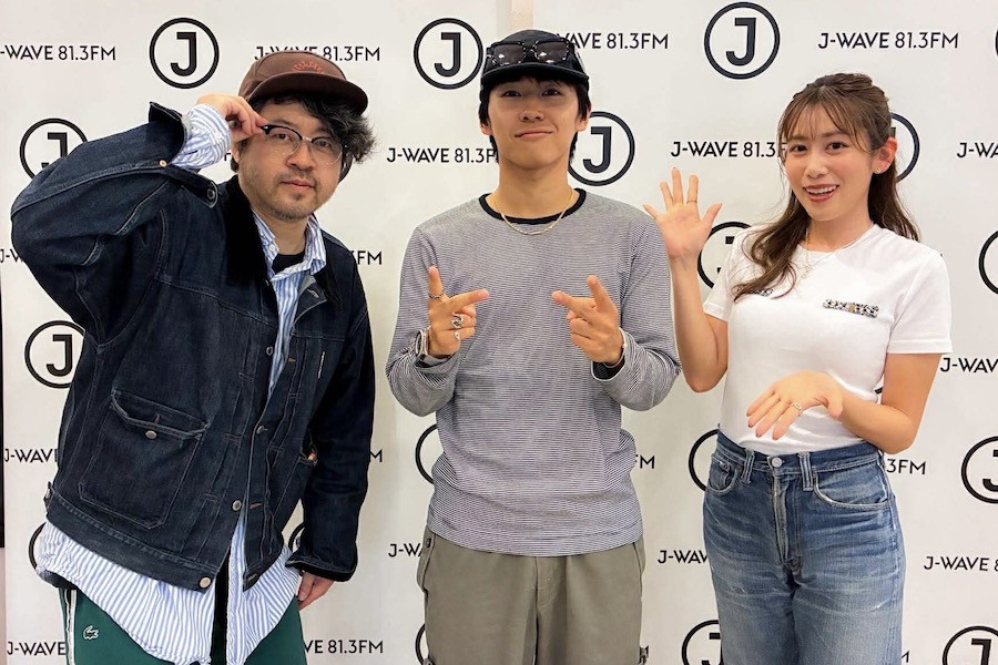 jwavenews_bot's tweet photo. ◤「テーマに沿った新曲を」◢

📝世界が注目するZ世代アーティスト
#AyumuImazu のアルバムへのこだわり

📍日本語詞を入れることで完成する曲
📍最新アルバムはトラックメイクに自信

▽記事
https://t.co/JsocSGSW4d

@ayumu__imazu @AyumuStaff @sync813 
#川田十夢 #中川安奈 #sc813 #jwave https://t.co/VFwh6kvZK7