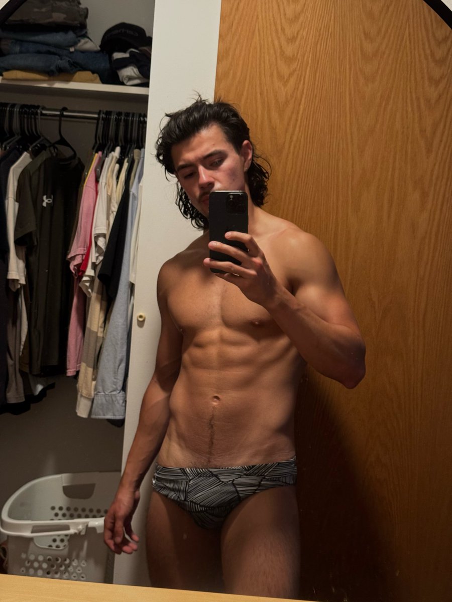 luvrboytopher's tweet photo. tan lines from today https://t.co/qsDId7B0wA