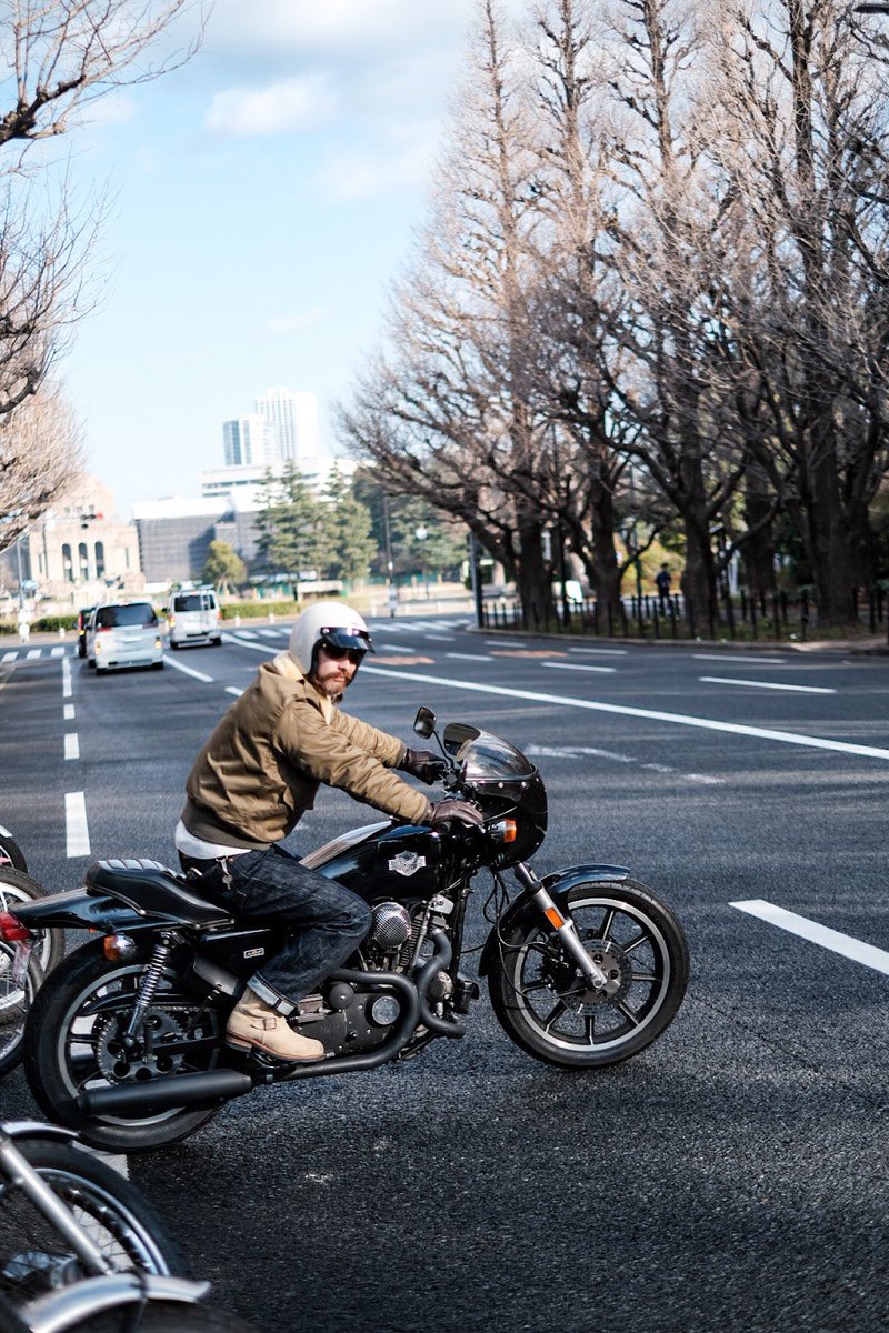 s_crown's tweet photo. バイクは着こなす
でバイクも含めてコーデなんだけど

XLCRの着こなしに迷いが出てきている

ハーレーだけどカフェレーサー
カフェレーサーだけどブリティッシュではない
合わせるなら
ロッカーズスタイルよりアメカジかな、
それはカブで着こなせる
ロックスタイルはZ

XLCRよお前は一体… https://t.co/CnINKqW1Km