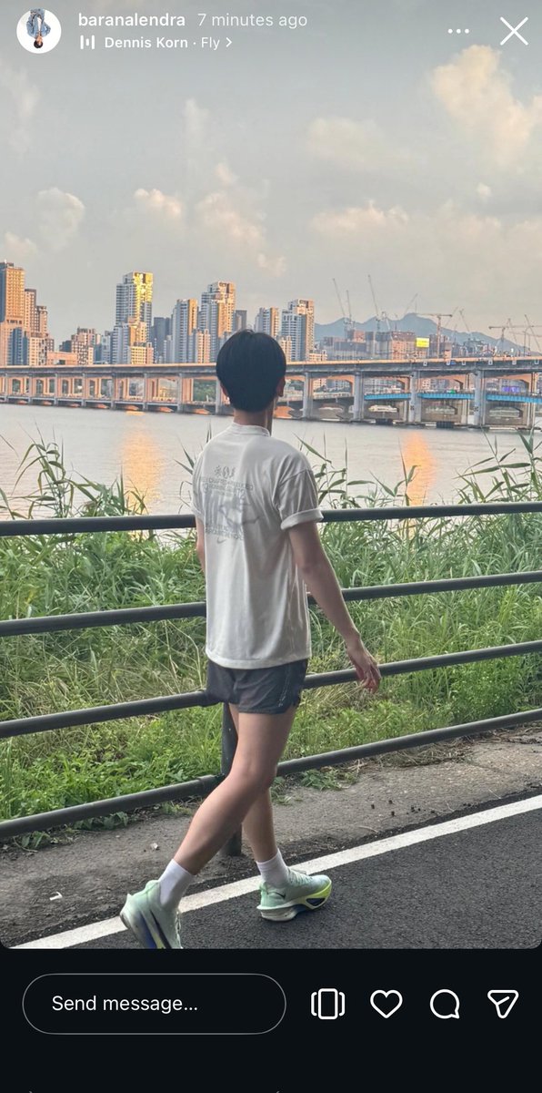 leathernim's tweet photo. Bara x Arsa

The Too-Short Shorts Incident
⚠️ 10 years age gap, suggestive 🔞 

one shot chanbaek local AU https://t.co/qRqLchuEDA