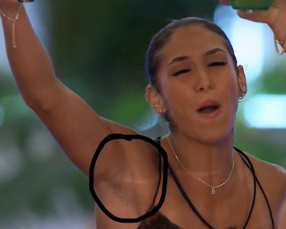 Allytheehttie's tweet photo. I told yall this is a man, one week without taking estrogen pills is showing results. Welcome back Bernardo #LoveIslandUSA https://t.co/TUXLvRRNey
