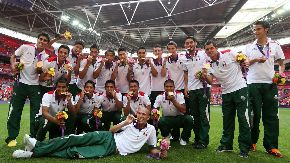 J0SHBT's tweet photo. @Kirikicho @elsanta1891 Si a esas vamos, pues nosotros ya somos campeones del mundo también VAMOS POR LA SEGUNDA CARAJO 🥵🥵🥵🥵 https://t.co/zE2Y4lG1BR