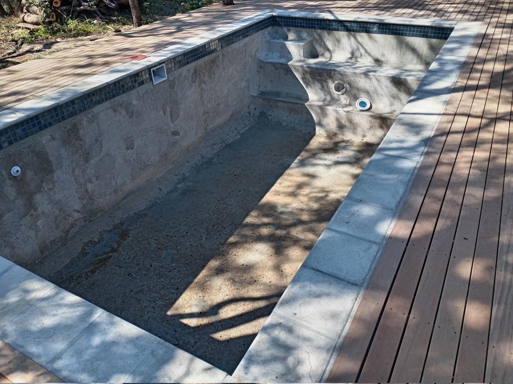 TimmyKhoza's tweet photo. Swimming pool technician https://t.co/IOqrQCApTQ