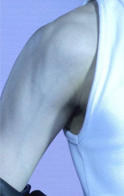 도훈 팔 tweet media