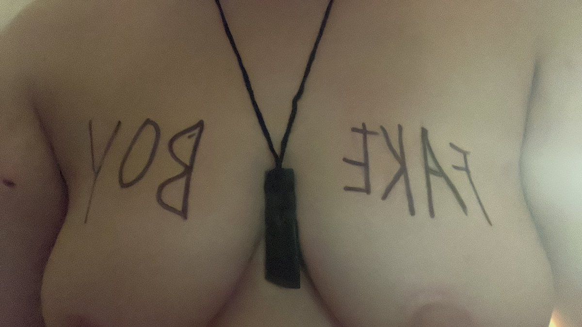 Samhistler's tweet photo. A lil body writing https://t.co/HMJ6U1Pygq