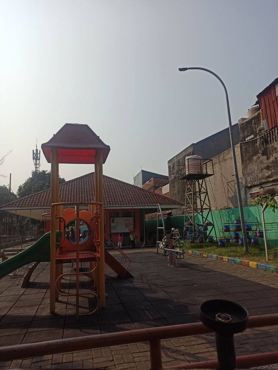 raspberrychs's tweet photo. day 1 ke playground tanpa krucils. krucilsnya di sekolah semua. trus ngapain ku kesini? wkwk seruwet itu kah? hehe https://t.co/sHpvAsoMqx