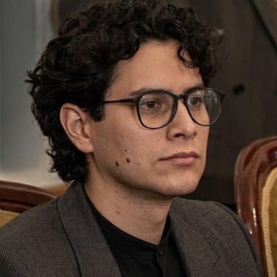 SolerArciniegas's tweet photo. Tiene cara que sus reseñas en Letterboxd son fragmentos de poemas https://t.co/fjtFub4b4B