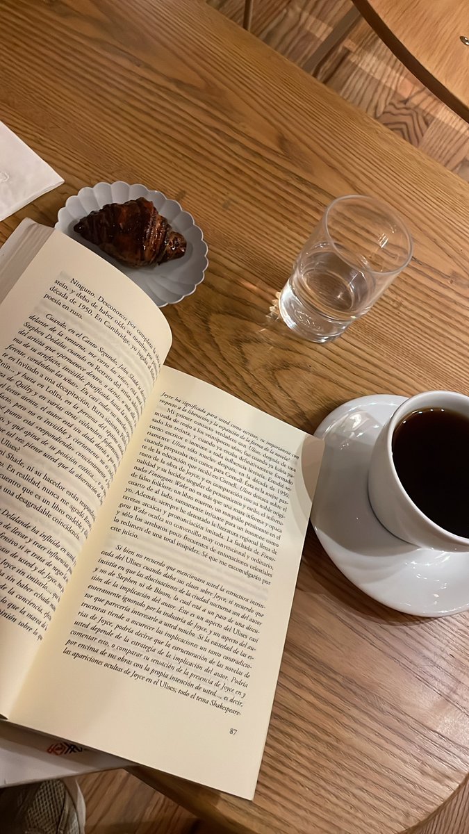 bocciesc's tweet photo. nabokov y yo no pensamos tan diferente okokok me temo (?) https://t.co/cmbrU0sBWh