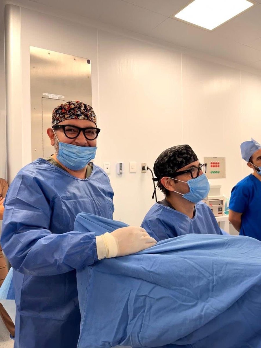 IsssteZOriente's tweet photo. 📰 #COMUNICADO
Beneficia ISSSTE a 34 pacientes en jornada de urología y cirugía robótica en el HRAE de Torreón.
🔗https://t.co/XsQLm6T4Bi https://t.co/4oReGZrxwc