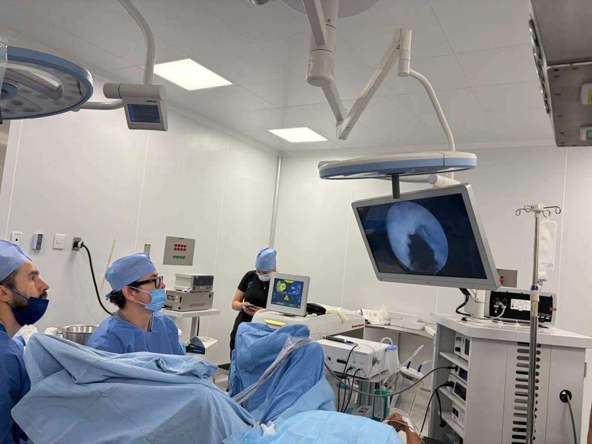 IsssteZOriente's tweet photo. 📰 #COMUNICADO
Beneficia ISSSTE a 34 pacientes en jornada de urología y cirugía robótica en el HRAE de Torreón.
🔗https://t.co/XsQLm6T4Bi https://t.co/4oReGZrxwc