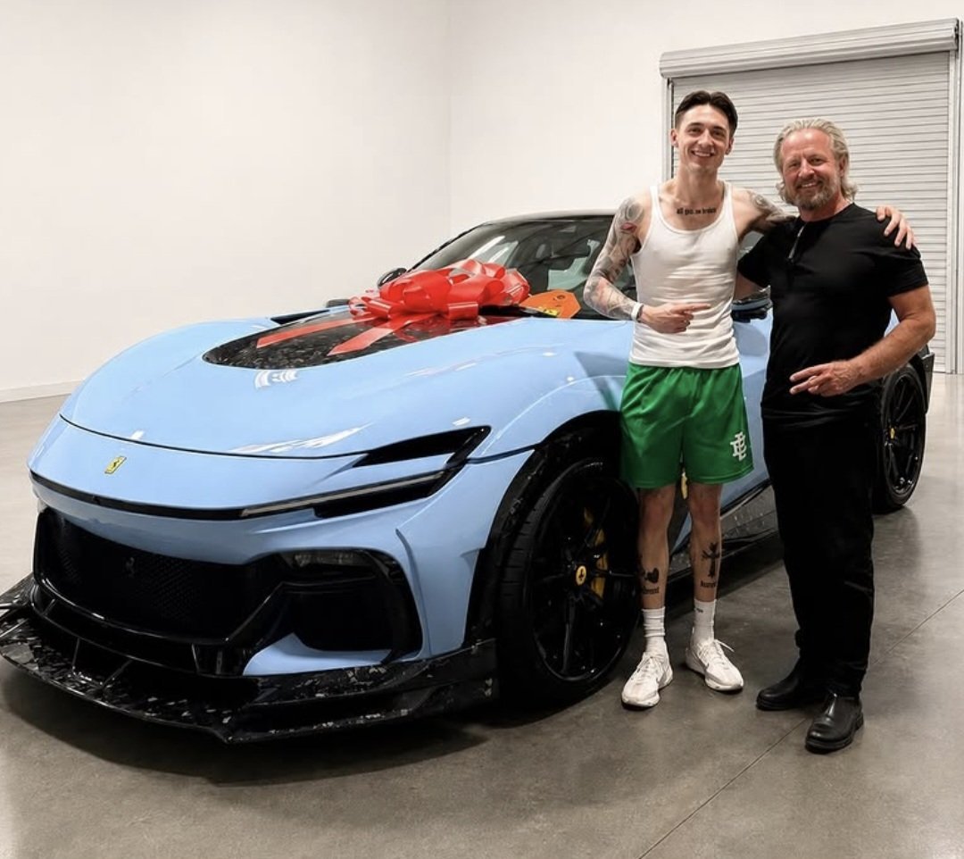 auronchair34's tweet photo. Aquí es Ferrari, no Mercedes-Benz
El show es denso, pues, si no, ¿pa' qué?
Pues, si no, ¿pa' qué?🔥😮‍💨 https://t.co/12mhFjEX77
