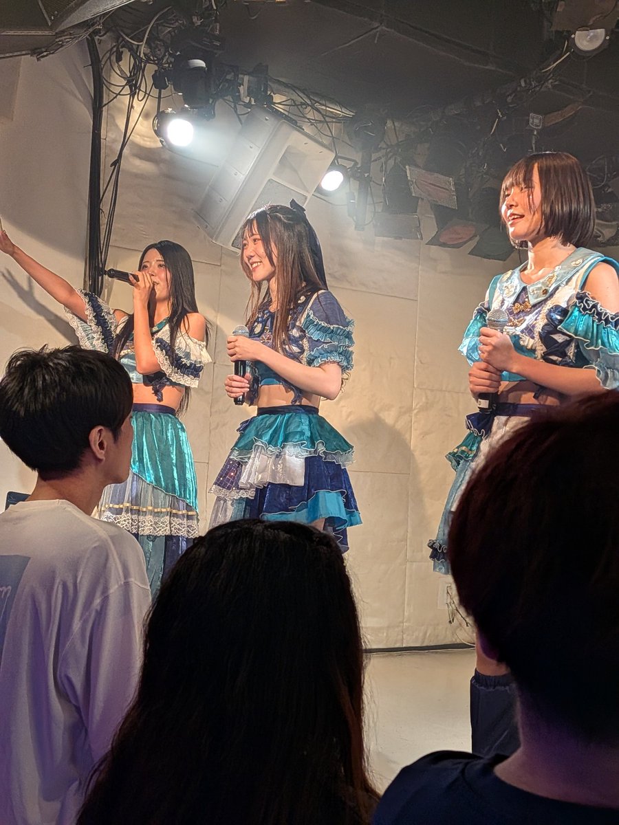 s_h_e_a_r_e_'s tweet photo. おはようございます
今日はとても晴れて暑いですね
子ども達も体調を崩している子が出てきているんで、気を付けます
皆さん、水分補給しっかりと🙌
HOTALOOPラストの対バンでした
色々と感慨深かったですよね
思いは色々。
#雨宮みのん さん🤍 #LOOPARADE
#対バン #下北沢 https://t.co/PWVTK24iZy