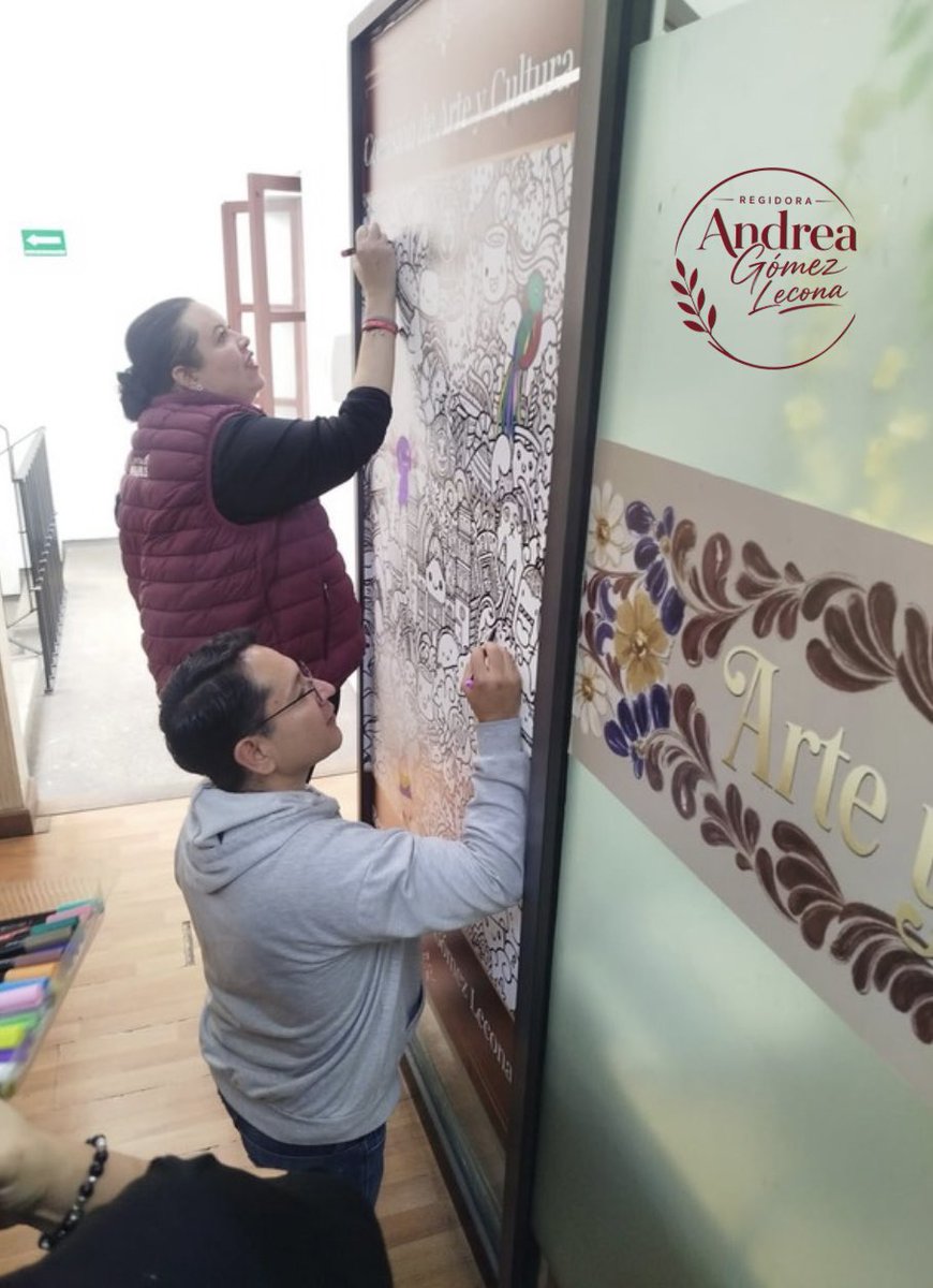 AndLecona's tweet photo. Hoy quiero agradecer de corazón a mis compañeros y compañeras que se sumaron a colorear mi mural de doodles.
Ver cómo manos creativas llenaban de color y vida cada detalle fue puro magia. Porque el arte no solo se mira… ¡se vive, se comparte y se siente en comunidad! https://t.co/n2CiJ2U5io
