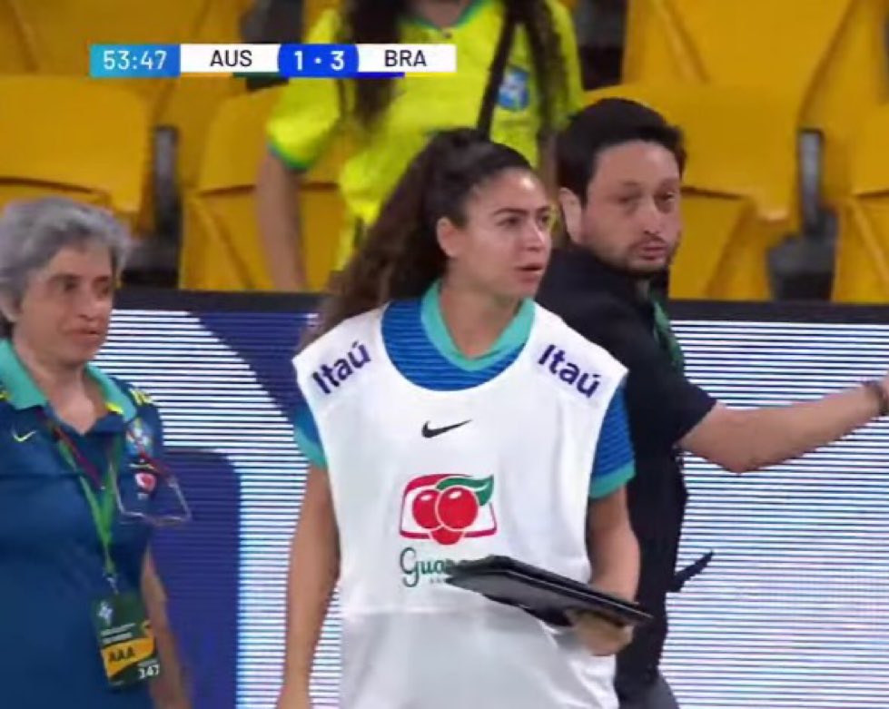 babiroto_'s tweet photo. nossa técnica angelina cuidará de tudo https://t.co/grsjNnsT7W