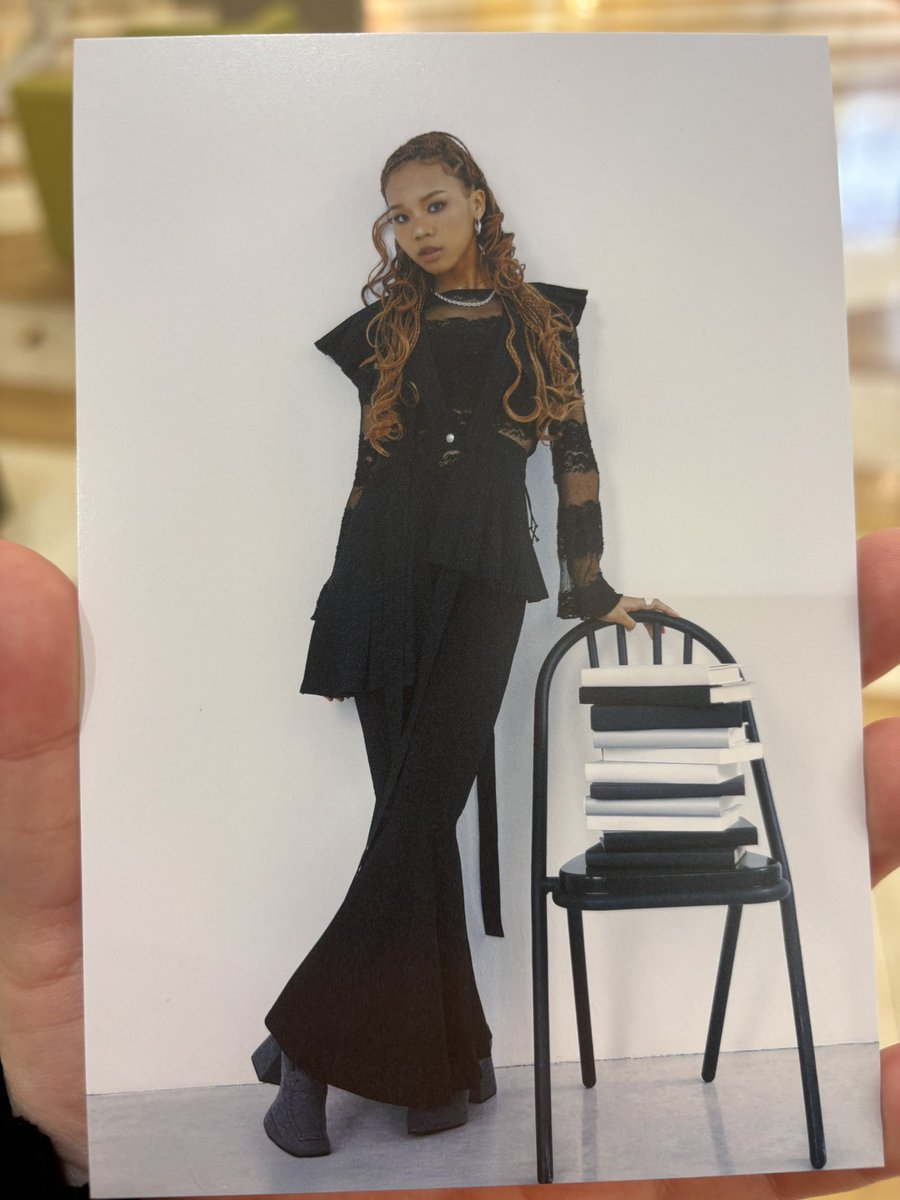 mako_lgm1015's tweet photo. リトグリ ポストカード 交換

譲 miyou
求 アサヒ or MAYU

タワレコポストカード、本日のリリイベで交換してくれる人探してます！ https://t.co/GTPPGK8sdh