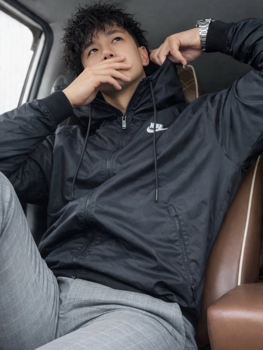 MikeyPopMuse's tweet photo. omg who's this? 🥵 https://t.co/6TXQNOxjTC
