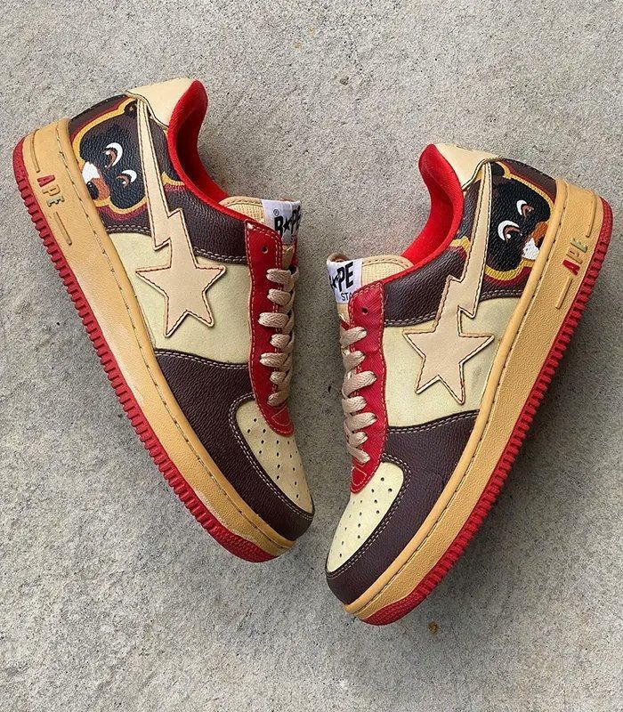 KicksFinder's tweet photo. Ye is bringing back the "College Dropout" Bear logo with a newly filed trademark registration last week 👀🐻📈

Specifically for "Musical recordings; Musical video recordings; Downloadable musical sound recordings; Audio and video recordings featuring music and artistic performances; Downloadable video and computer game programs." 

📝 @SneakerLegal