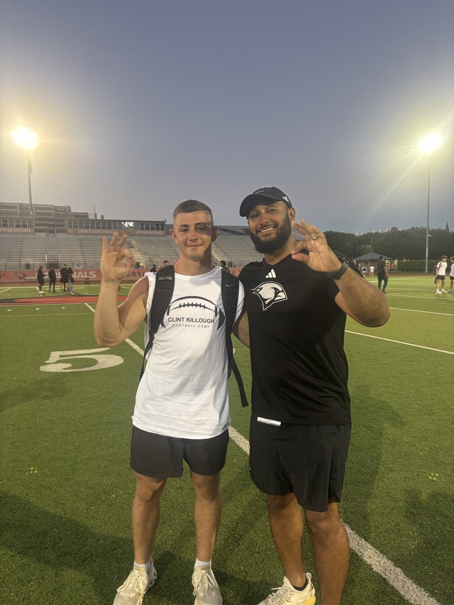 CallanCombs's tweet photo. Great day competing at the @UIWFootball camp. Grateful for the opportunity to learn, compete, get better, and meet some amazing coaching staff. #Football @Adrian__Duncan @CoachTSpragg @UIWAthletics @UIW_Duran @CoachMcDowell_ https://t.co/1twirs8jxI
