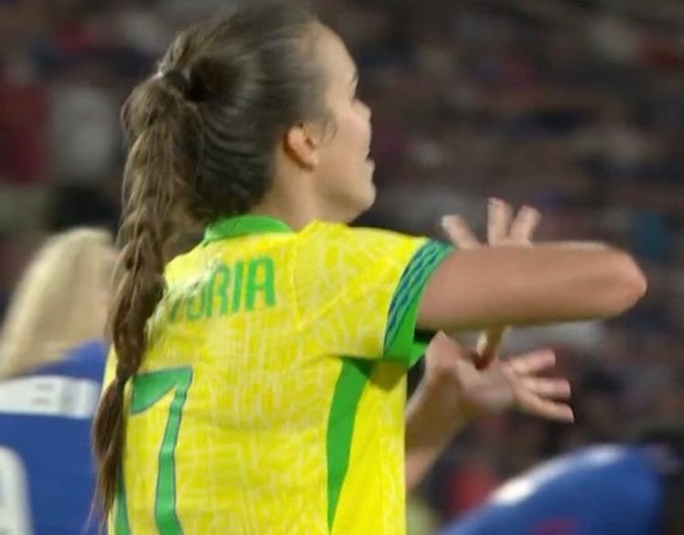 izawoso's tweet photo. se não for roubado não é uswnt 🤣🤣 https://t.co/gFi5YqPQsy