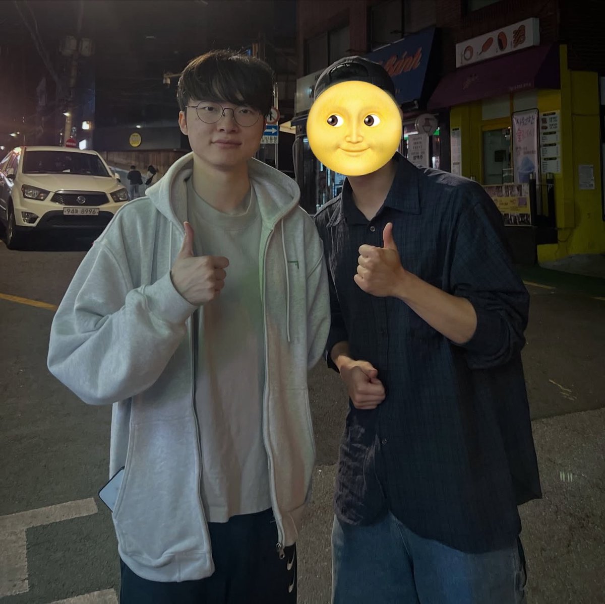 arim_011's tweet photo. (From Threads) OP shared an unexpected encounter with Faker, Keria, and Oner at a ssambap restaurant after a basketball game👀✨

#Faker #Oner #Keria #T1 https://t.co/llQXavB8MR