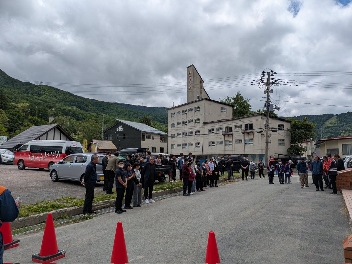 ZAO_P9111's tweet photo. 今日は蔵王温泉地区内の防火訓練。
蔵王体育館の祭壇もちょっと増えてる☺️
ステッカープレゼントキャンペーン継続中です✨

#蔵王温泉
#蔵王体育館 https://t.co/4INpE271cE