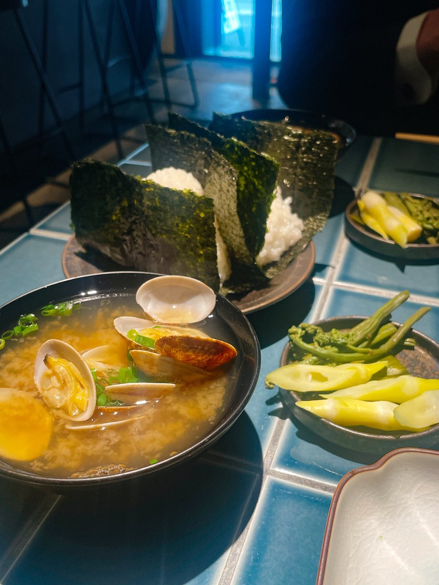 elioya3's tweet photo. 📍足軽おにぎり
好きな具がえらべるおにぎり定食🍙
お米が美味しくておにぎり3つ余裕で完食！
旅先のちょっと贅沢モーニングにぴったりなお店です https://t.co/s9xR0guGhX