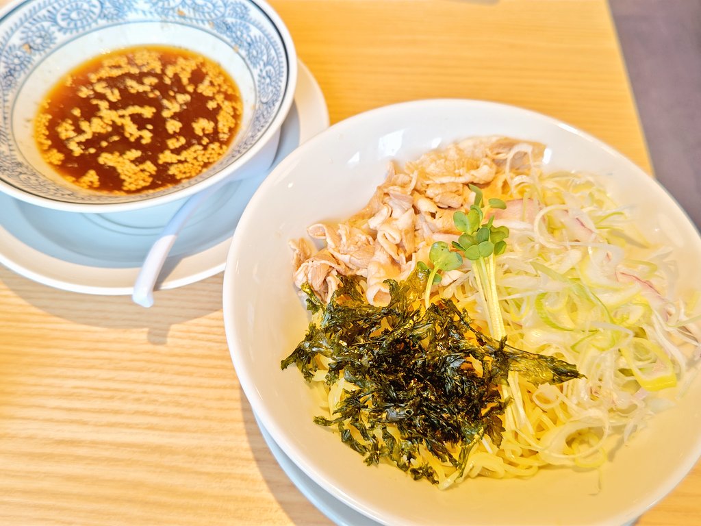 Emonium's tweet photo. ＼めぇん！／（ずるずるずる #飯テロサミット2026 https://t.co/TJmGkk4IUT