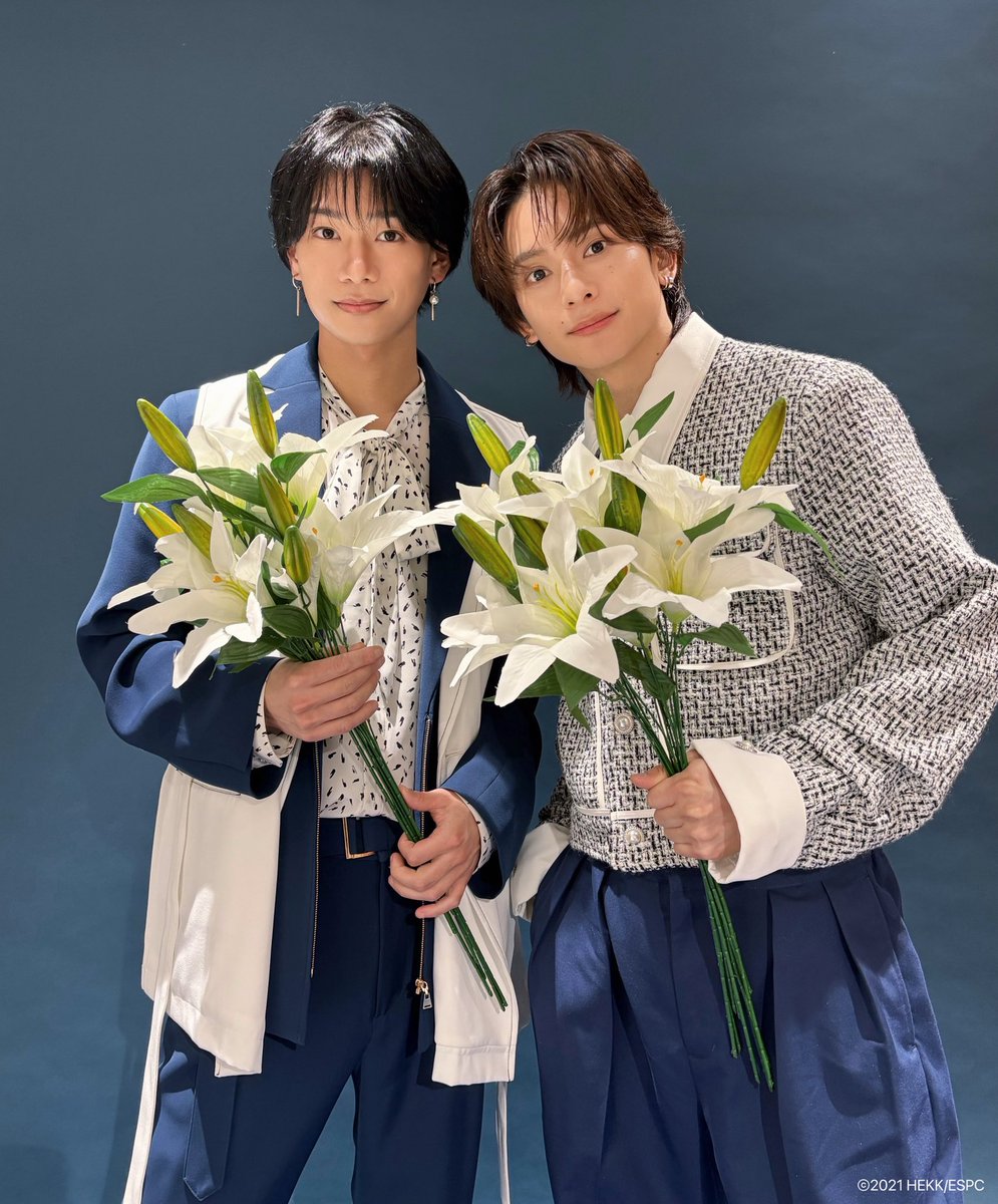 ensemble_stage's tweet photo. 👑掲載情報👑
『あんさんぶるスターズ！THE STAGE』
-Requiem from Knights-

6月10日発売「アニメディア7月号」に撮り下ろし＆インタビューが掲載されました✨

月永レオ役 #橋本祥平 さん
朱桜 司役 #北川尚弥 さん

ぜひチェックしてください📚
#あんステ https://t.co/QLkVsUkKxv