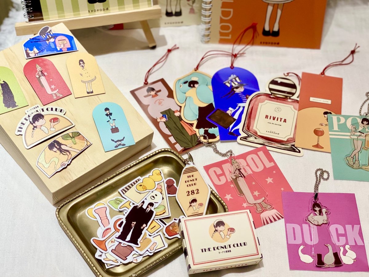 syooooyoooo's tweet photo. いよいよ来週開催のPOP UPで販売するグッズの一部をご紹介🍩

◆アクリルキーホルダー
◆しおり
◆フレークシール
◆マグネット
◆ドーナツ倶楽部ルームタグ
◆ドーナツ倶楽部ミニBOX
⠀ ⠀ ⠀ ⠀ ⠀ ⠀⠀⠀ ⠀ ⠀ ⠀ ⠀ ⠀ ⠀etc...

詳細は順次ご紹介していきます👀 https://t.co/UxtTwIB5Y5