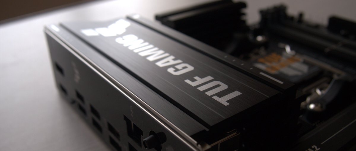 Coder_LZ's tweet photo. @amdjapan 
intel core i7 10700からの乗り換えでRyzen7 9800X3Dを購入。
価格が落ち着いてきたことに加え、1CCDで扱いやすくゲーム用途にぴったり。ベンチマークも最高設定ですんなり通り実ゲームにも期待。
ASUSの5070 Dualと合わせて次の5年間頑張ってもらいたいと思います。

#MyRyzen_Radeon #PR https://t.co/HOsjwZlqCl