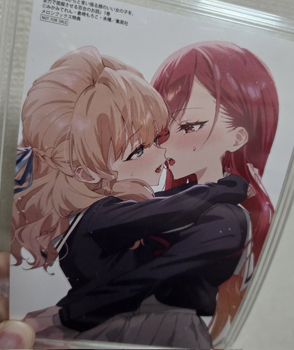 sisTEm9_10's tweet photo. これは女女がキスしてる百合漫画の特典イラスト https://t.co/CId6ZVw7Zu