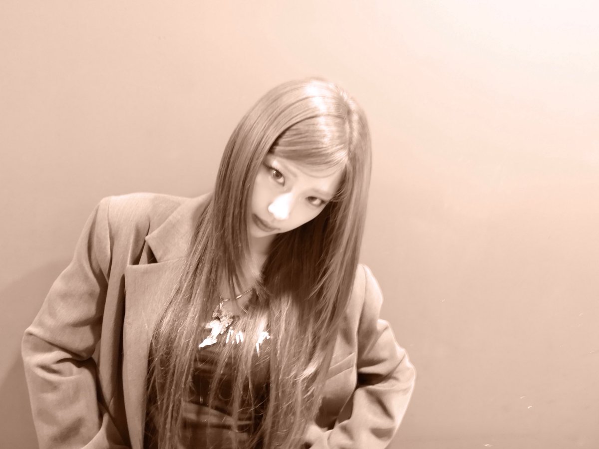 picbaemon's tweet photo. RUKA WEVERSE UPDATE https://t.co/hnpVfT3sOf