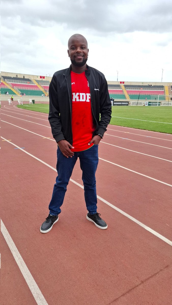 Momanyielijah01's tweet photo. Good morning  wangwana  I'm  a professional journalist, hii mambo ya kuniona na jersey  ya Afc or Aps mnaanza kunidm ohhh wewe niwa Gormahia  ohhh shabana..

I cover  kpl na niko na almost kila jersey   kujeni pole pole..

 I support Sofapaka batoto ba Mungu. 

#FootballKE https://t.co/KNAV7H74Pu