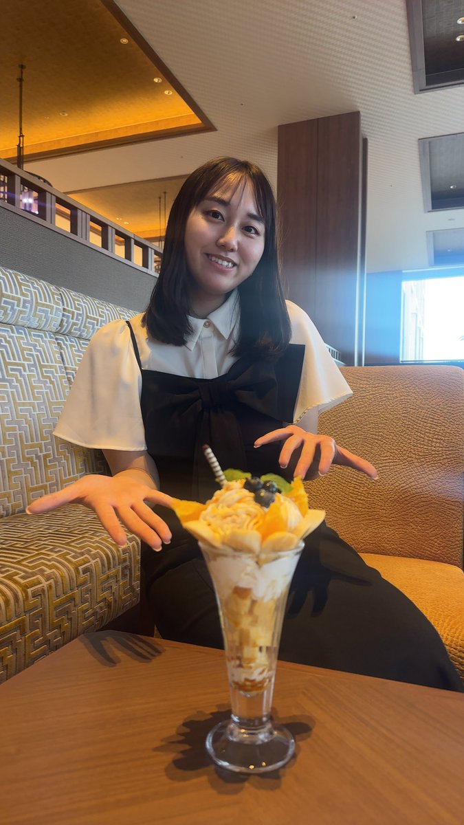 wakate_shogi's tweet photo. 今週担当の野原未蘭です！
ご挨拶が遅くなってしまいすみません💦
Xにログインできず出遅れてしまいました…！
巻き返せるよう、今週は毎日投稿したいと思います✨
よろしくお願いいたします🙇‍♀️
（パフェを前に大喜びの野原） https://t.co/X1rnrwe2pZ