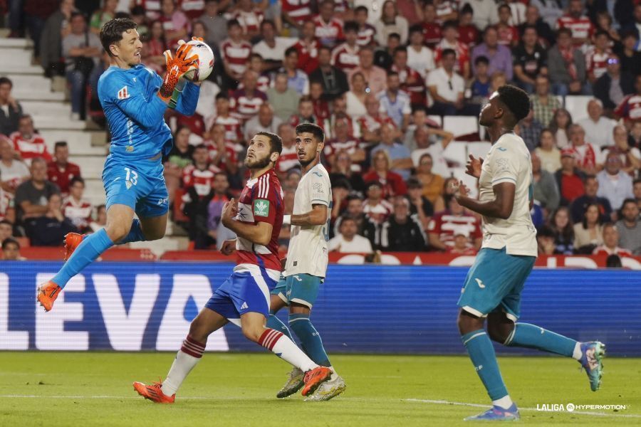 canblanquiverde's tweet photo. 📳 Publica Ángel García el interés del @GranadaCF por incorporar a Carlos Marín.

El meta blanquiverde tiene contrato hasta 2028 con el #CórdobaCF

#mercadoCCF
#LaLigaHypermotion https://t.co/3zuHgo2EqH